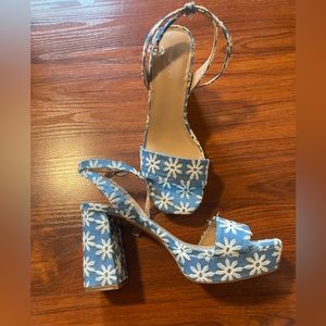 Women’s size 7.5 blue and white platform heel Maurice’s brand